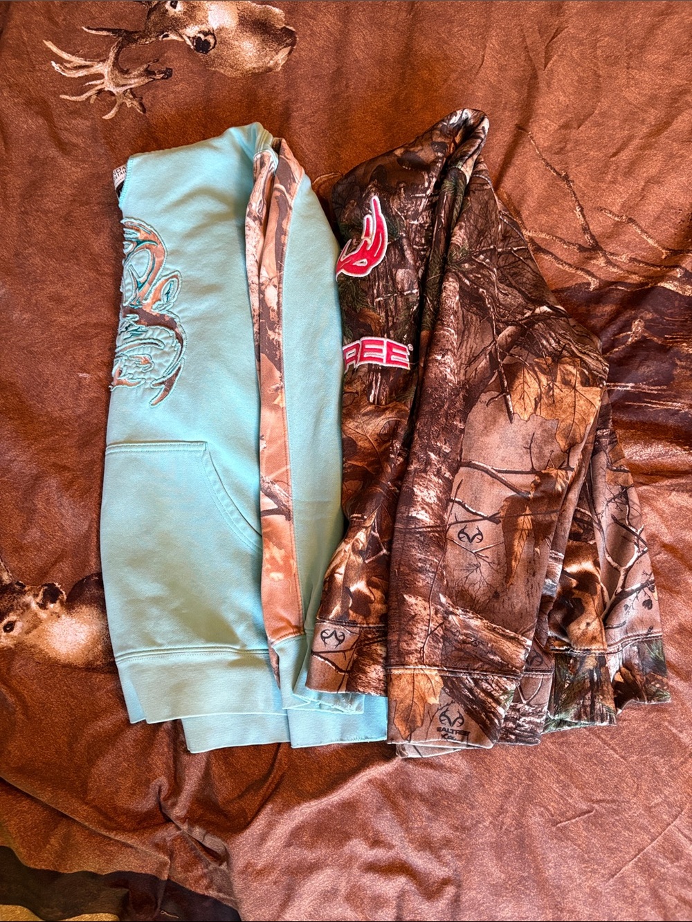 Realtree Women's Camo & Teal Hoodie Set